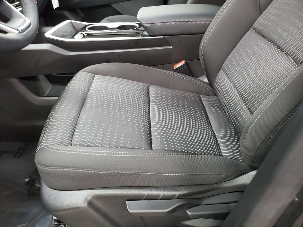 Used 2025 Chevrolet Equinox LT FWD image 14