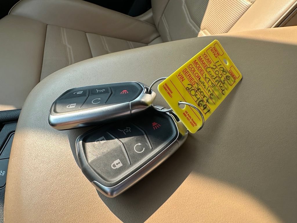 Used 2023 Cadillac XT5 Sportv w/ Platinum Package AWD/4WD image 8