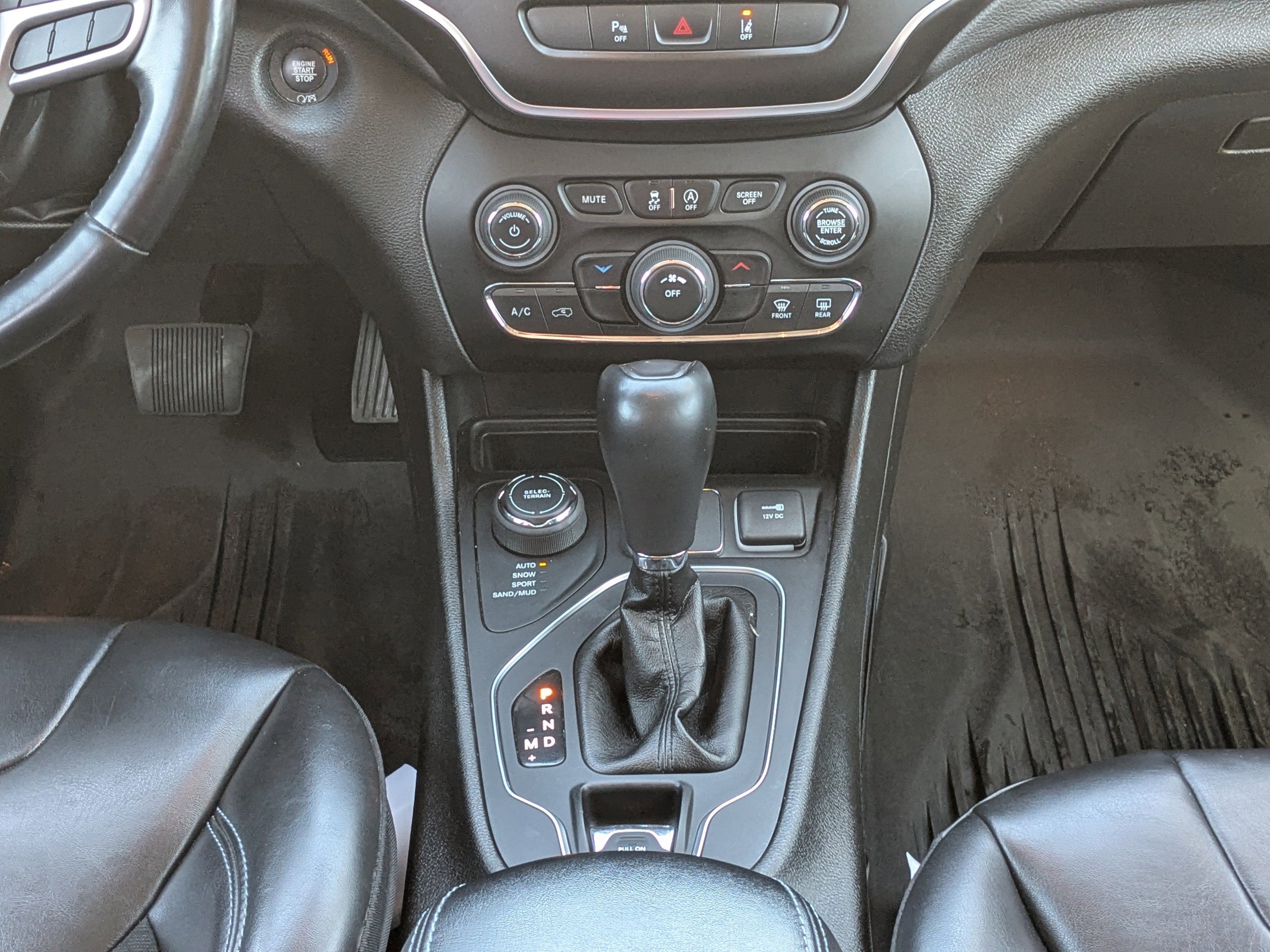 Used 2021 Jeep Cherokee Latitude Plus image 18