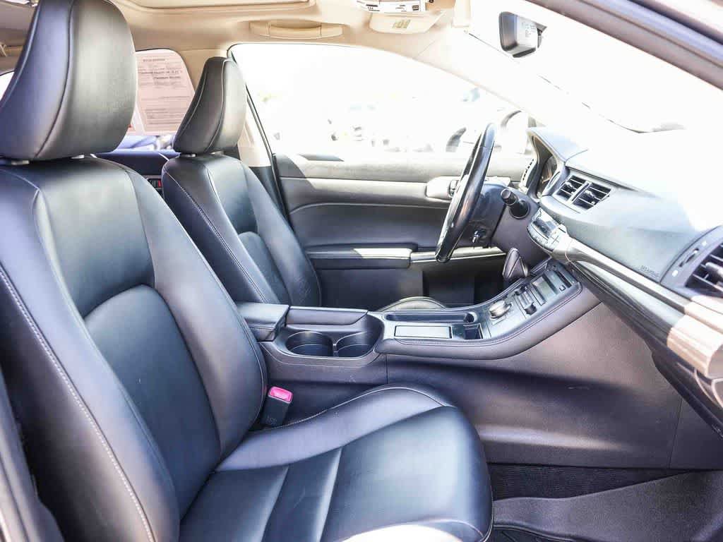 Used 2015 Lexus CT 200h FWD image 17
