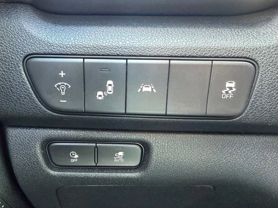 Used 2020 Kia Niro EX w/ Cold Weather Package image 16