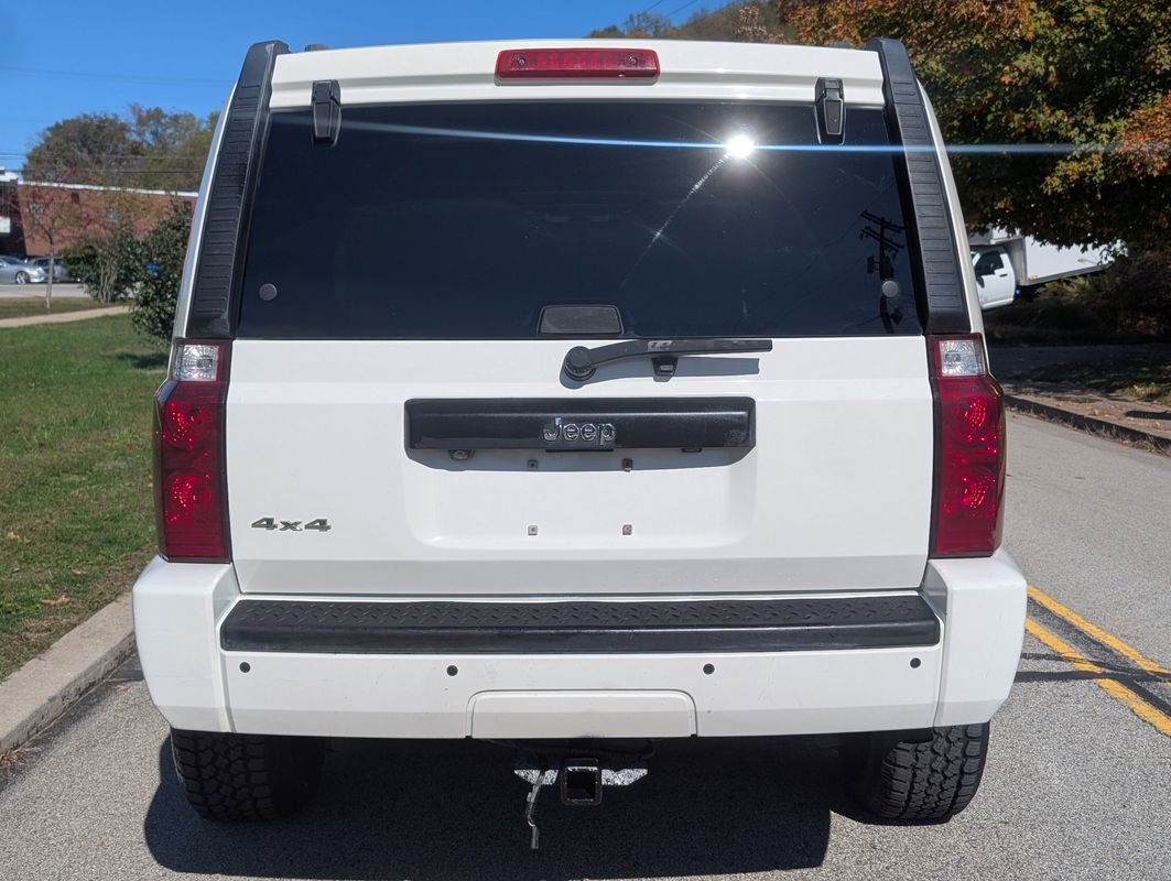 Used 2010 Jeep Commander Sport w/ Sun/Sound Group image 6