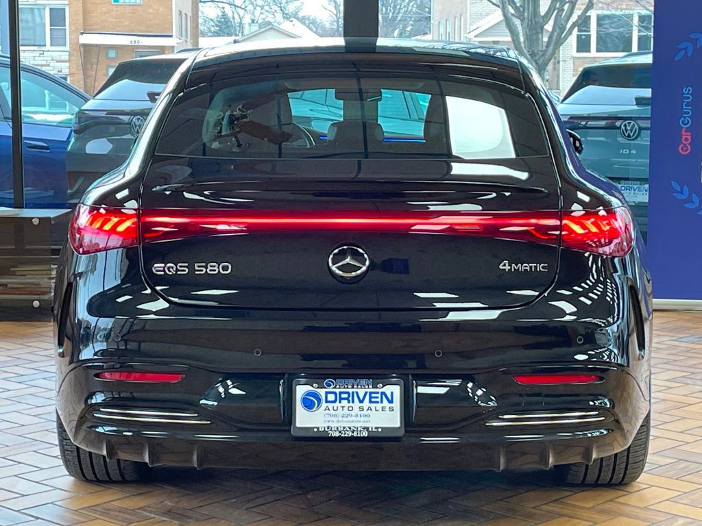 Used 2022 Mercedes-Benz EQS 580 4MATIC Sedan image 9