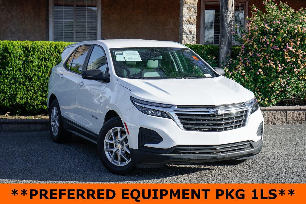 Used 2022 Chevrolet Equinox LS w/ LS Convenience Package FWD image 2
