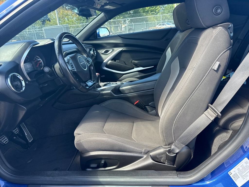 Used 2022 Chevrolet Camaro LT w/ RS Package image 10