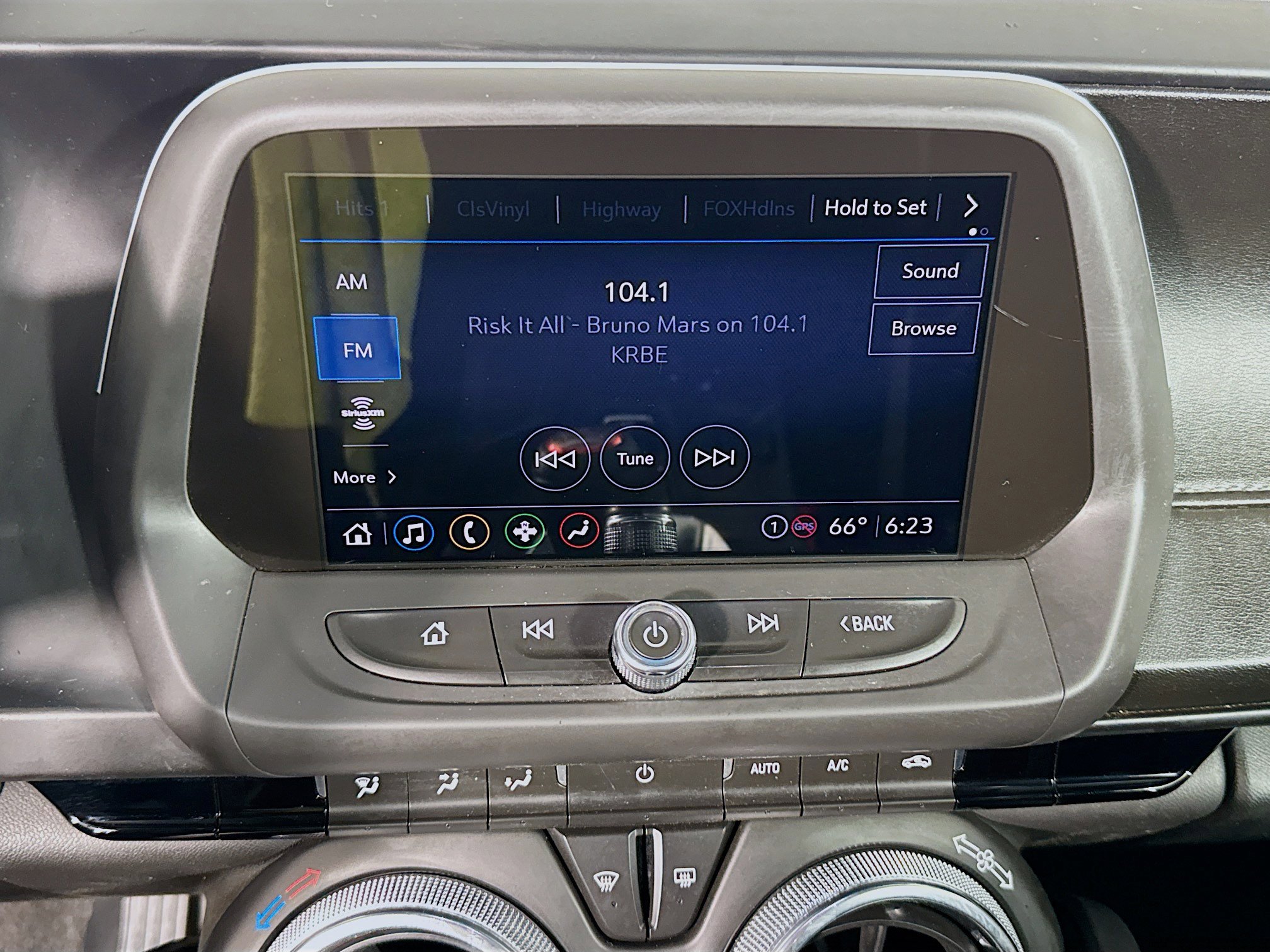 Used 2021 Chevrolet Camaro SS RWD image 17