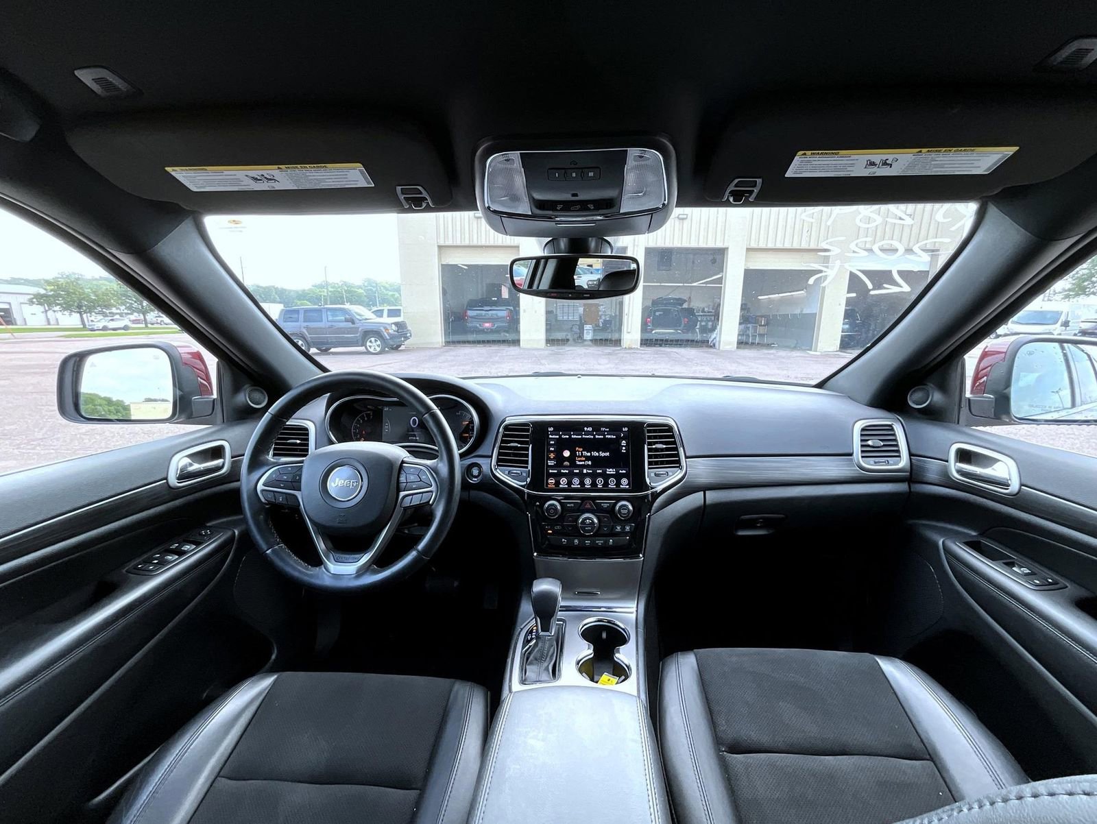 Certified 2022 Jeep Grand Cherokee Laredo X image 13