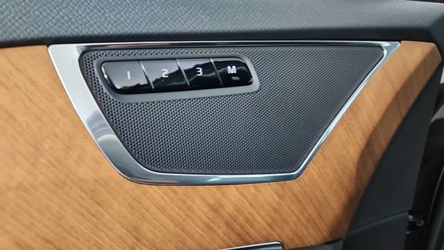Certified 2023 Volvo XC90 B5 Plus w/ Protection Package Premier AWD/4WD image 11