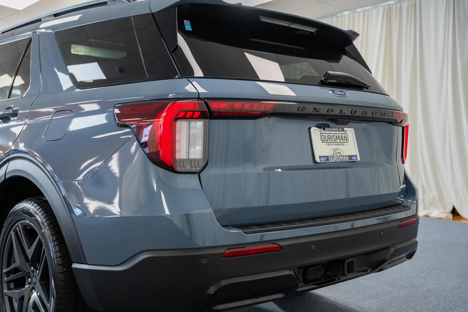 Certified 2025 Ford Explorer ST-Line w/ Premium Package AWD/4WD image 6