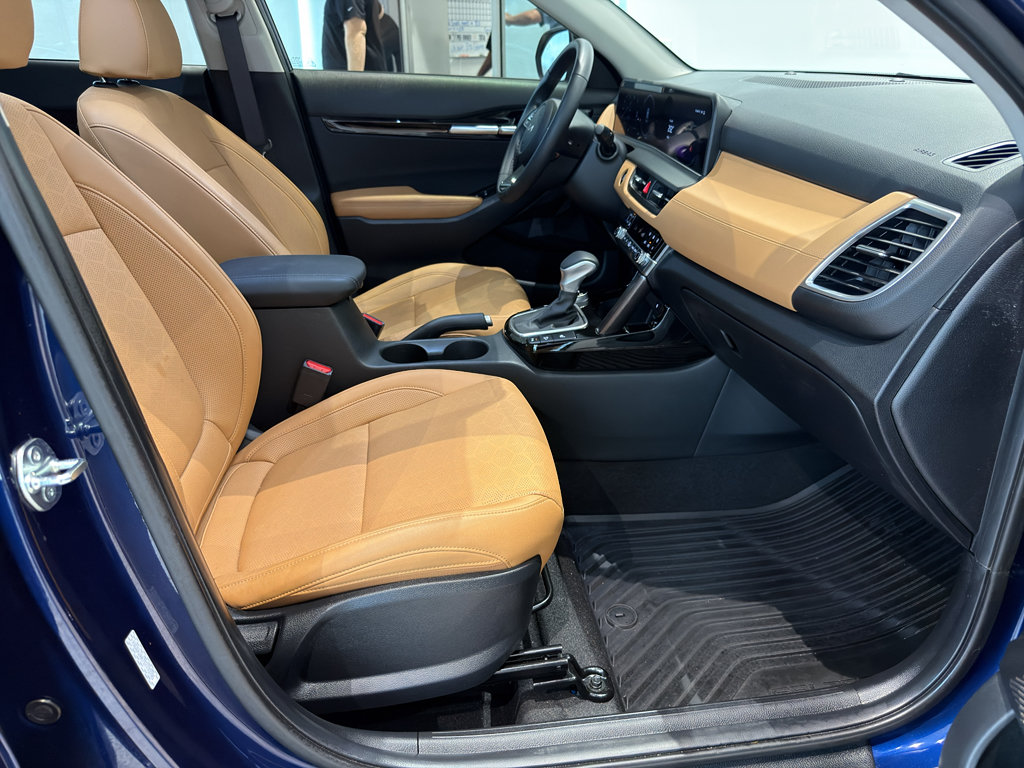 Used 2025 Kia Seltos EX w/ EX Sunroof Package FWD image 23