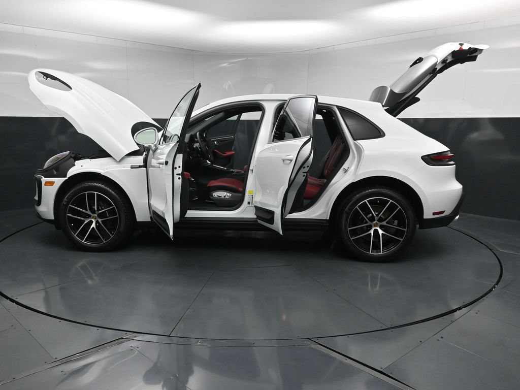 New 2026 Porsche Macan AWD/4WD image 33