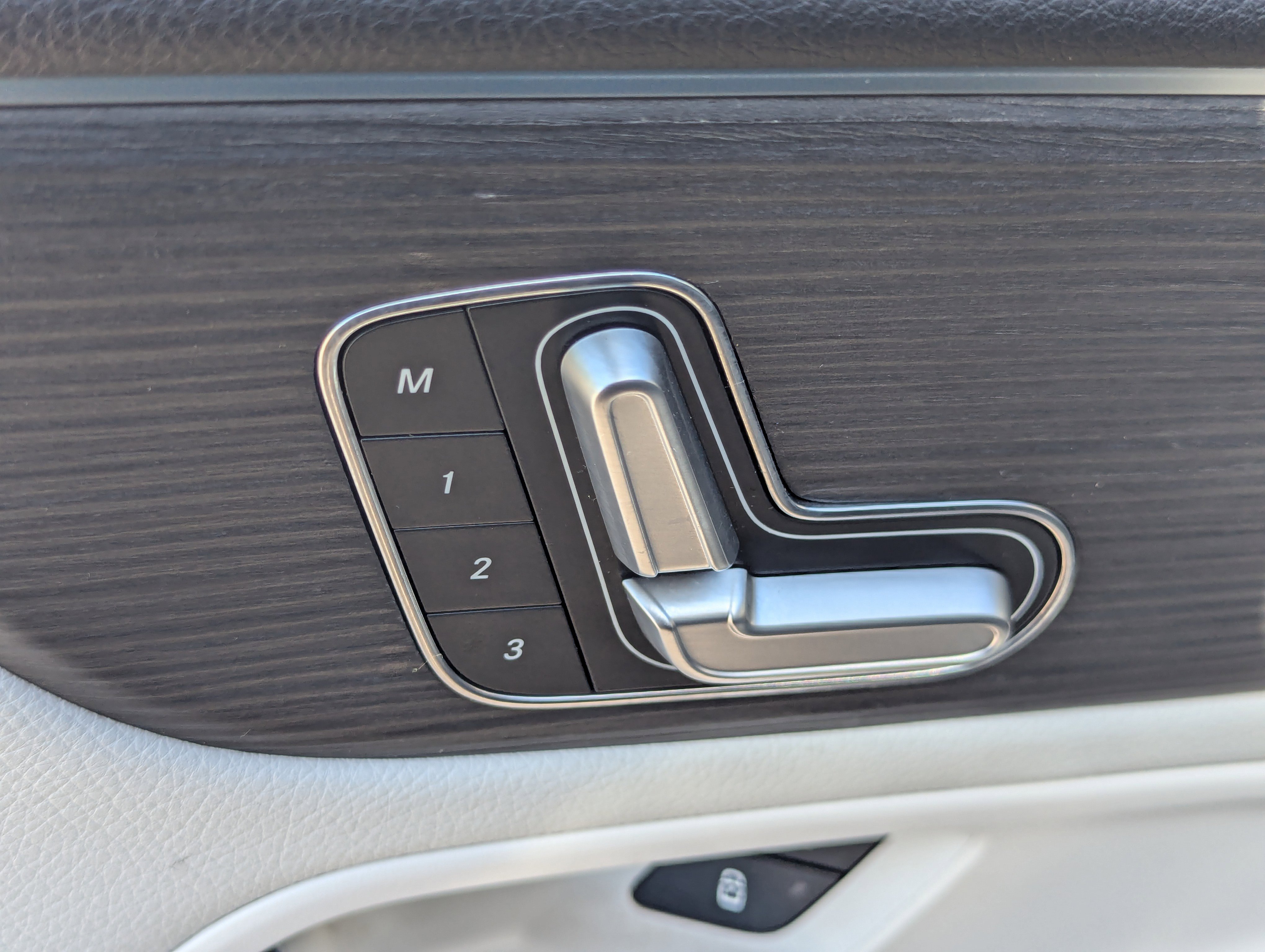 Used 2021 Mercedes-Benz GLB 35 AMG AMG GLB 35 image 22