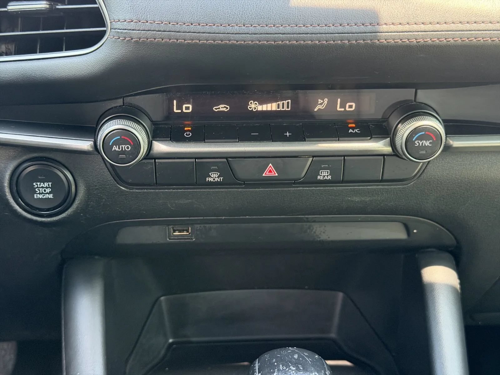 Used 2020 MAZDA MAZDA3 Hatchback FWD image 15
