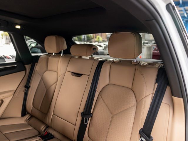 Certified 2025 Porsche Macan S image 30