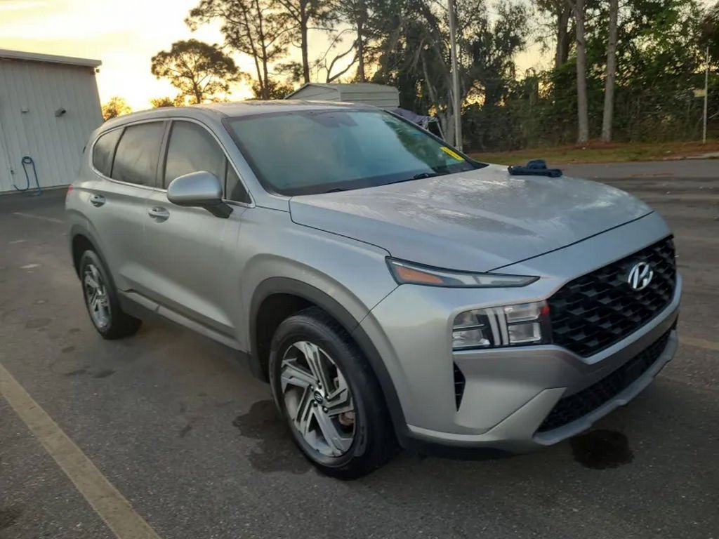 Used 2023 Hyundai Santa Fe SE image 2