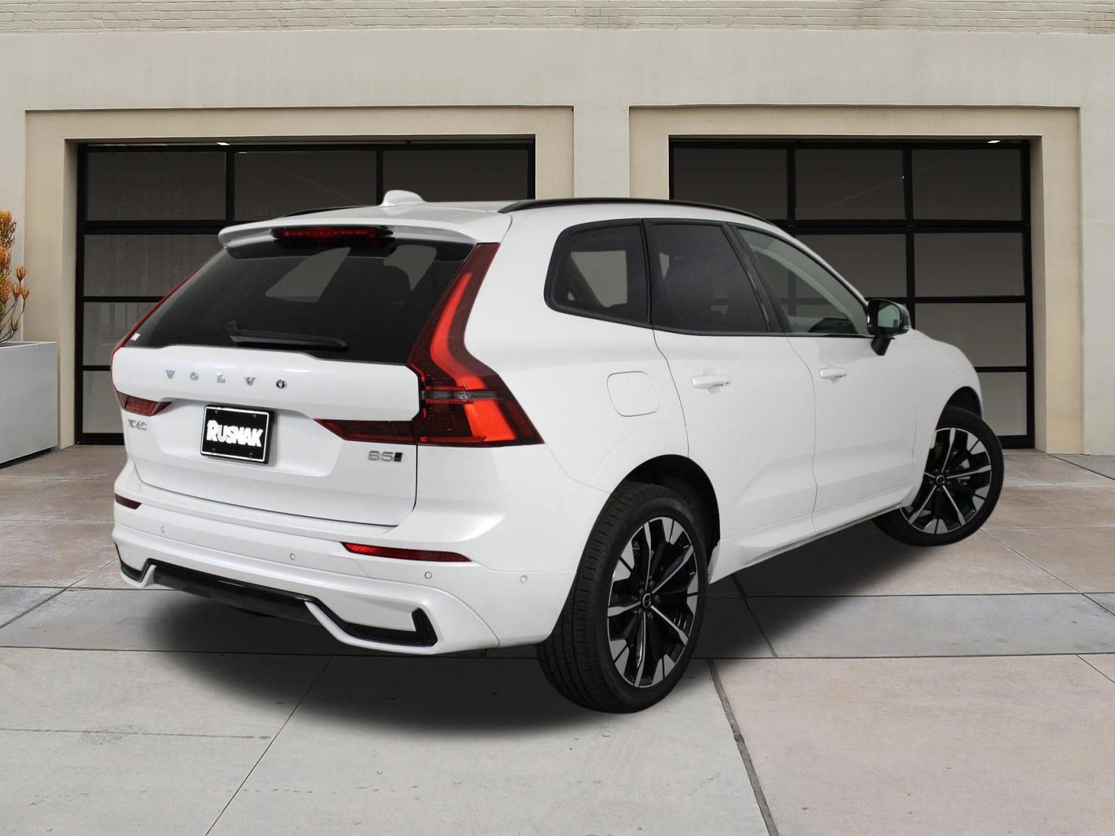 Certified 2026 Volvo XC60 B5 Plus AWD/4WD image 4