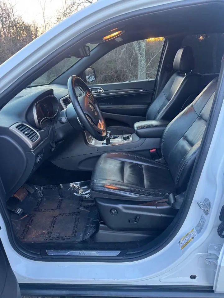 Used 2015 Jeep Grand Cherokee Limited image 26