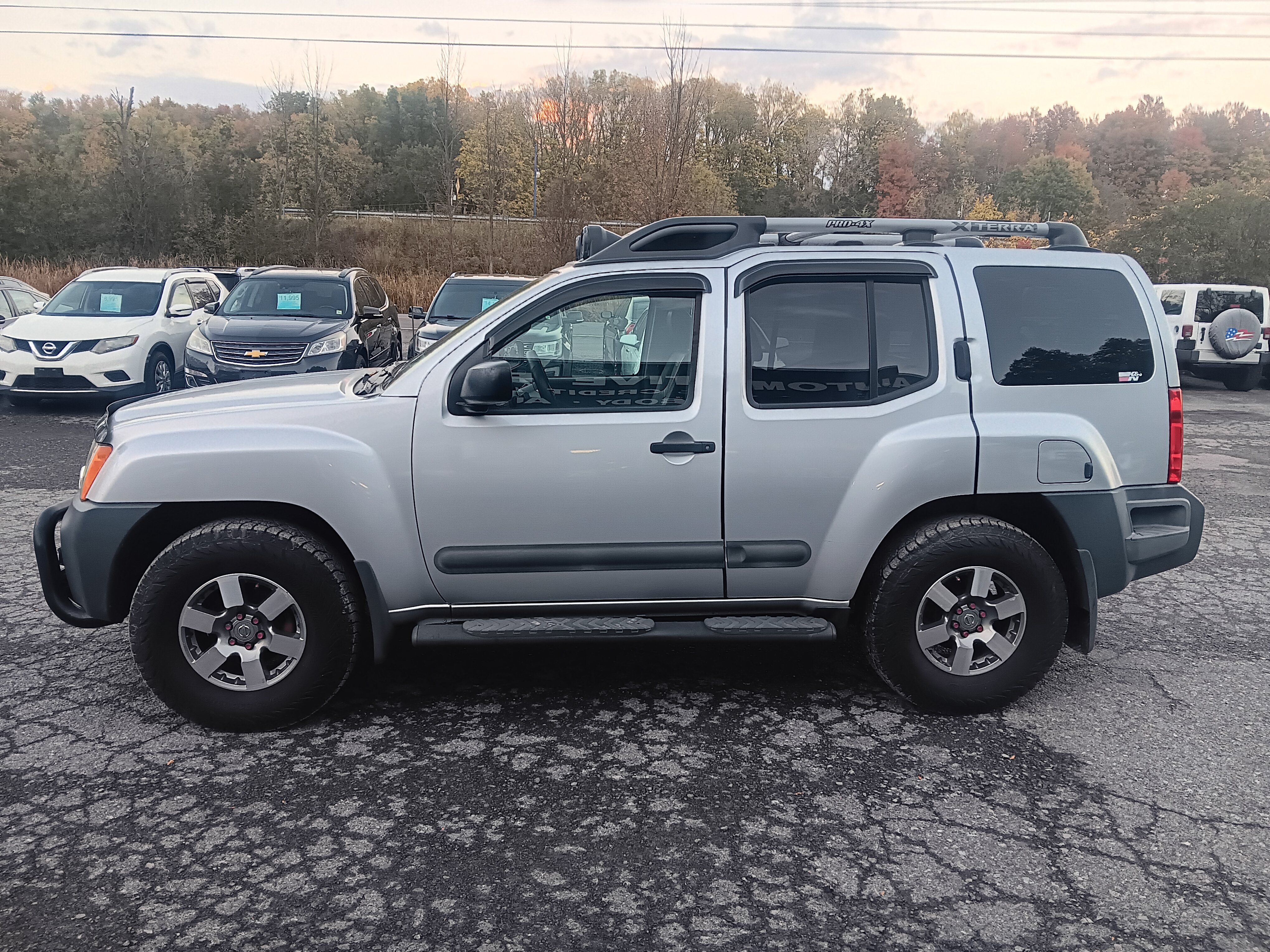 Used 2013 Nissan Xterra PRO-4X w/ Pro-4x Leather Pkg AWD/4WD image 2