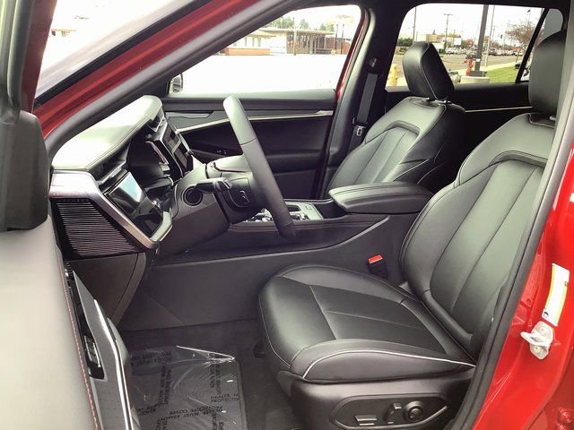 Used 2025 Jeep Wagoneer S Limited image 8