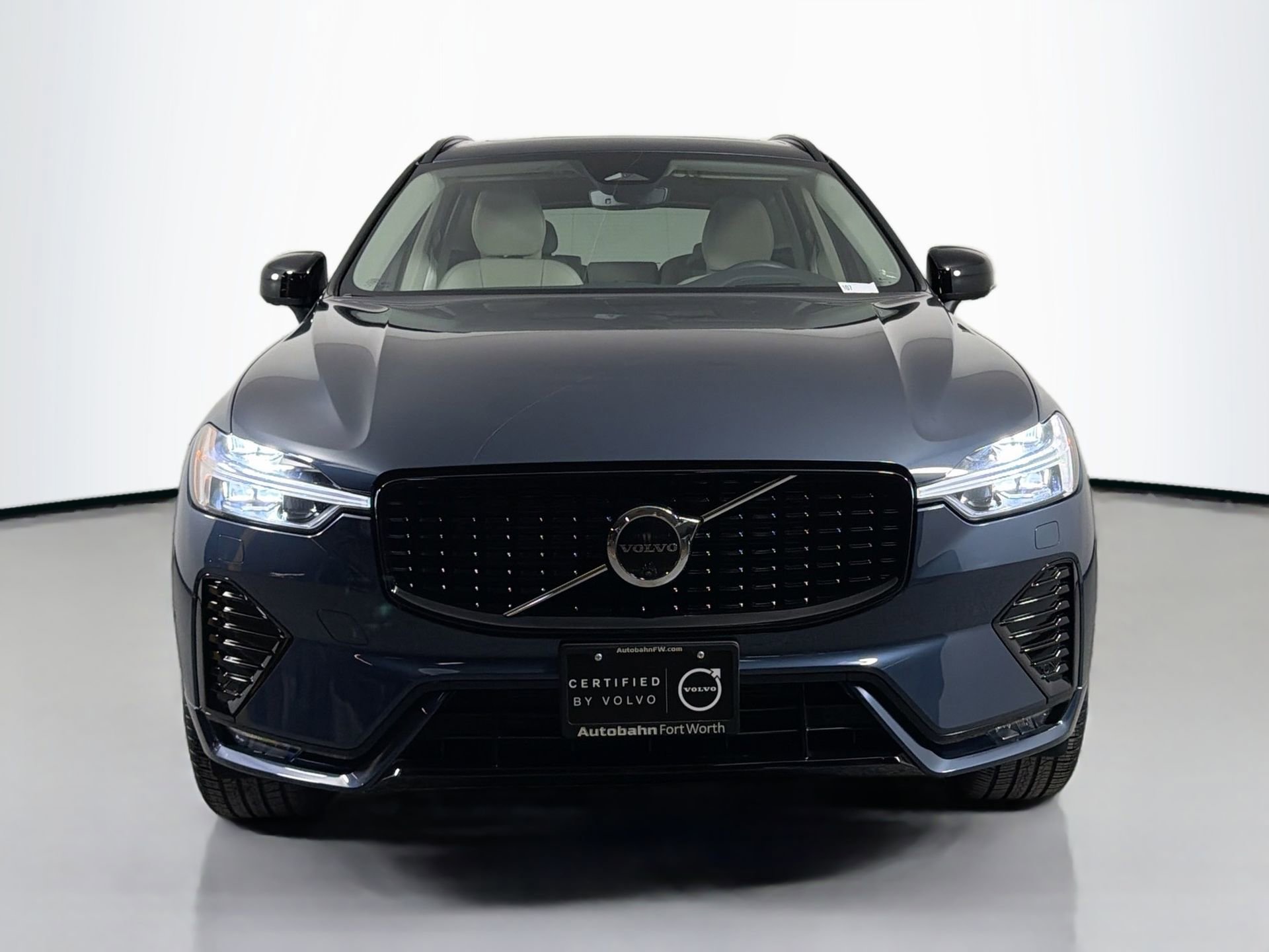 Certified 2025 Volvo XC60 B5 Ultra w/ Protection Package Premier image 2