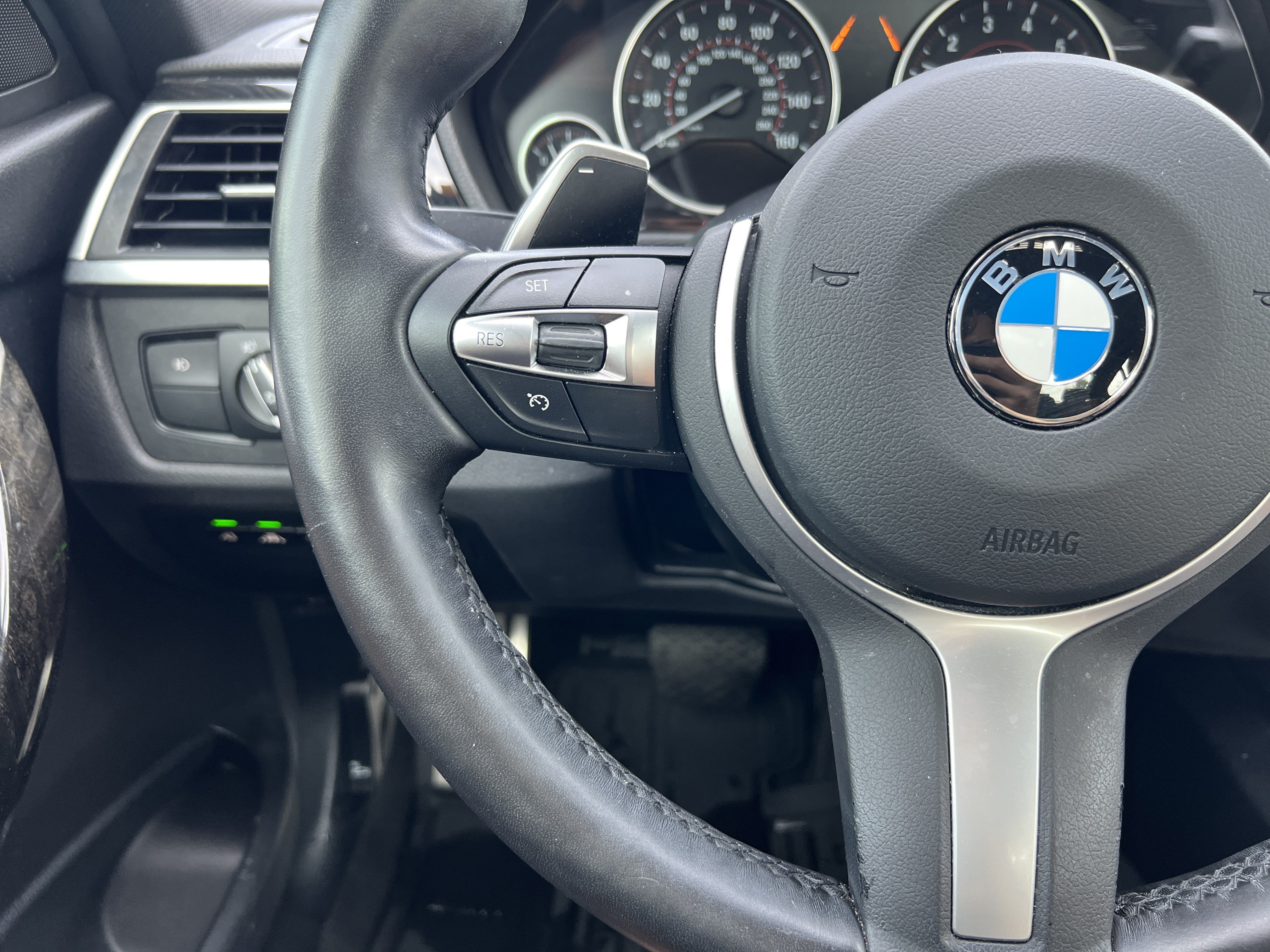 Used 2018 BMW 330i Sedan w/ M Sport Package RWD image 19
