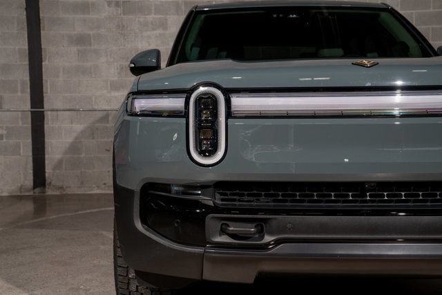 Used 2026 Rivian R1T Premium AWD/4WD image 15