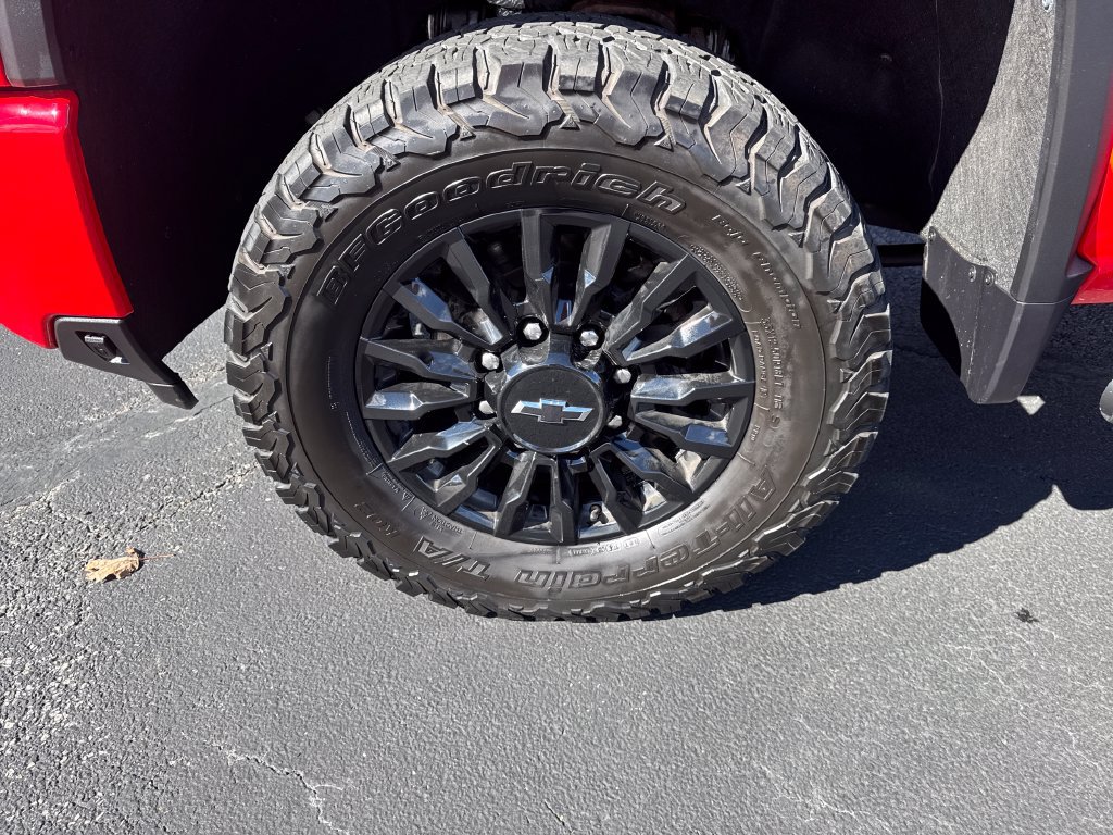 Used 2024 Chevrolet Silverado 2500 LTZ w/ LTZ Plus Package AWD/4WD image 2