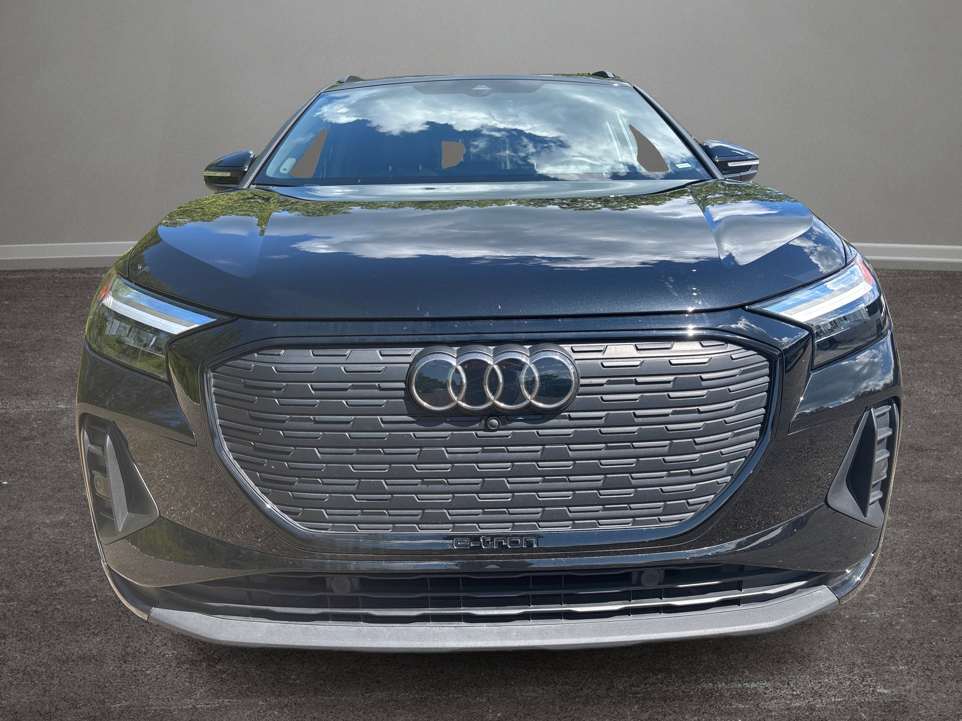 Used 2025 Audi Q4 e-tron Premium Plus image 29