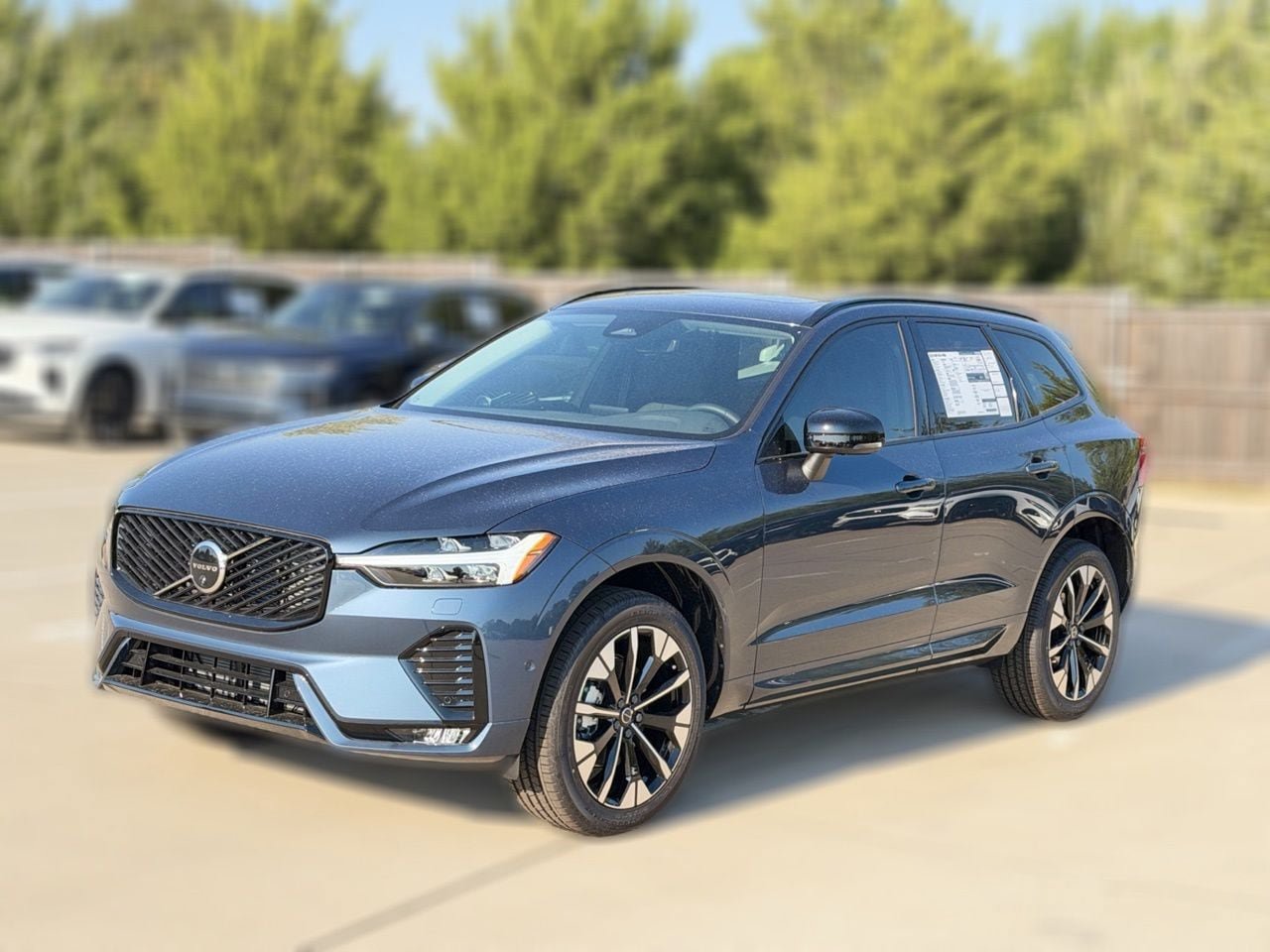 New 2027 Volvo XC60 B5 Plus AWD/4WD image 2