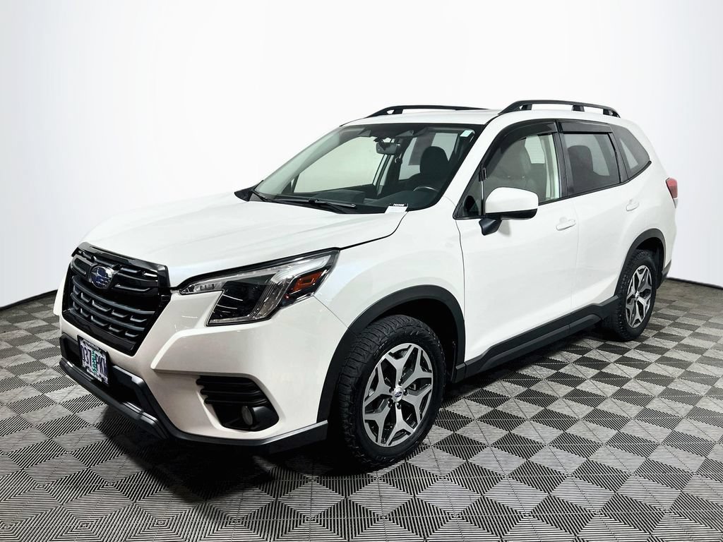 Used 2023 Subaru Forester Premium AWD/4WD image 3