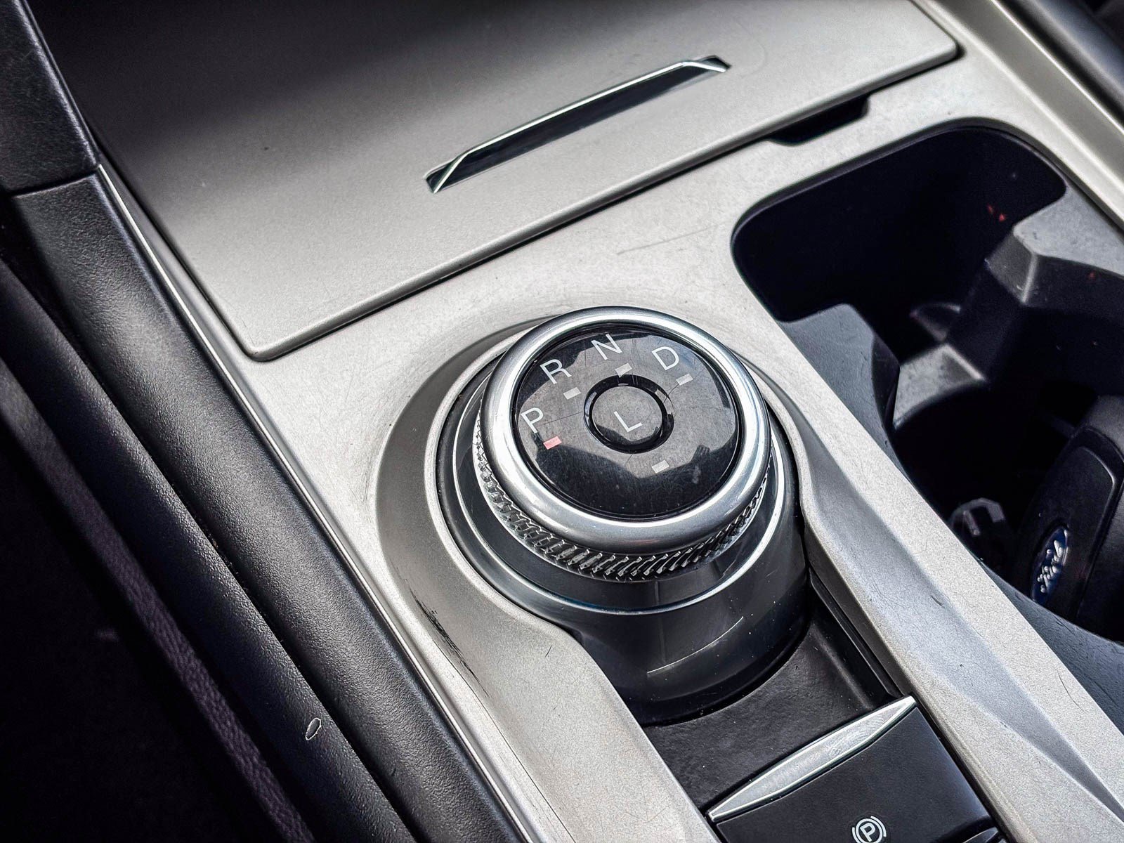 Used 2022 Ford Explorer XLT image 25