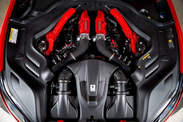 Used 2019 Ferrari Portofino image 15