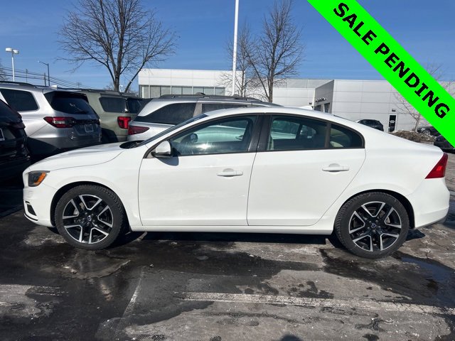 Used 2017 Volvo S60 T5 Dynamic image 14
