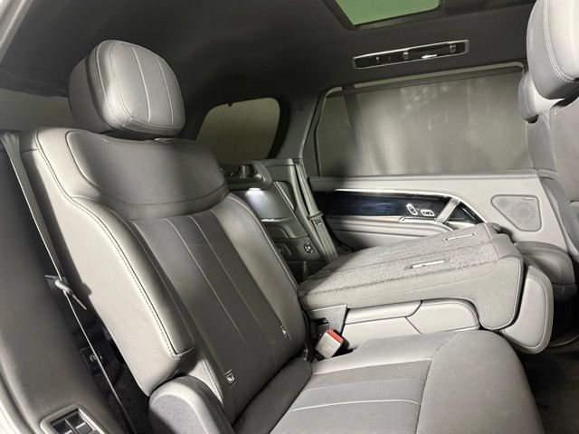 Used 2024 Land Rover Range Rover Long Wheelbase SE AWD/4WD image 28