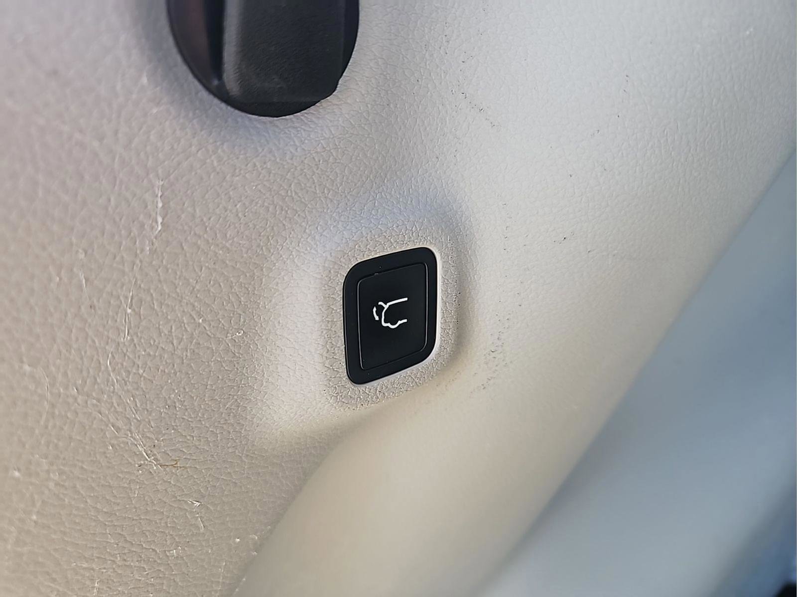 Used 2022 Jeep Compass Limited w/ Elite Group AWD/4WD image 11
