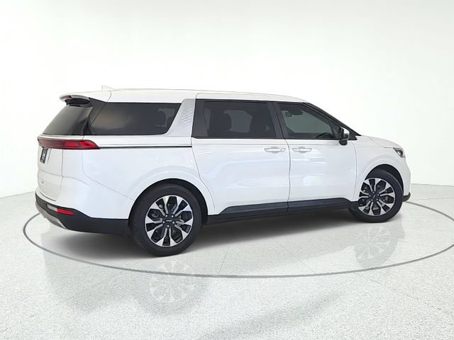 Used 2024 Kia Carnival EX FWD image 6