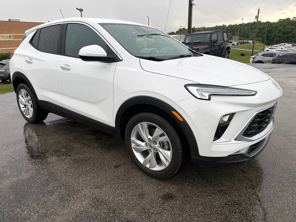 Used 2026 Buick Encore GX Preferred w/ Comfort Package FWD image 2