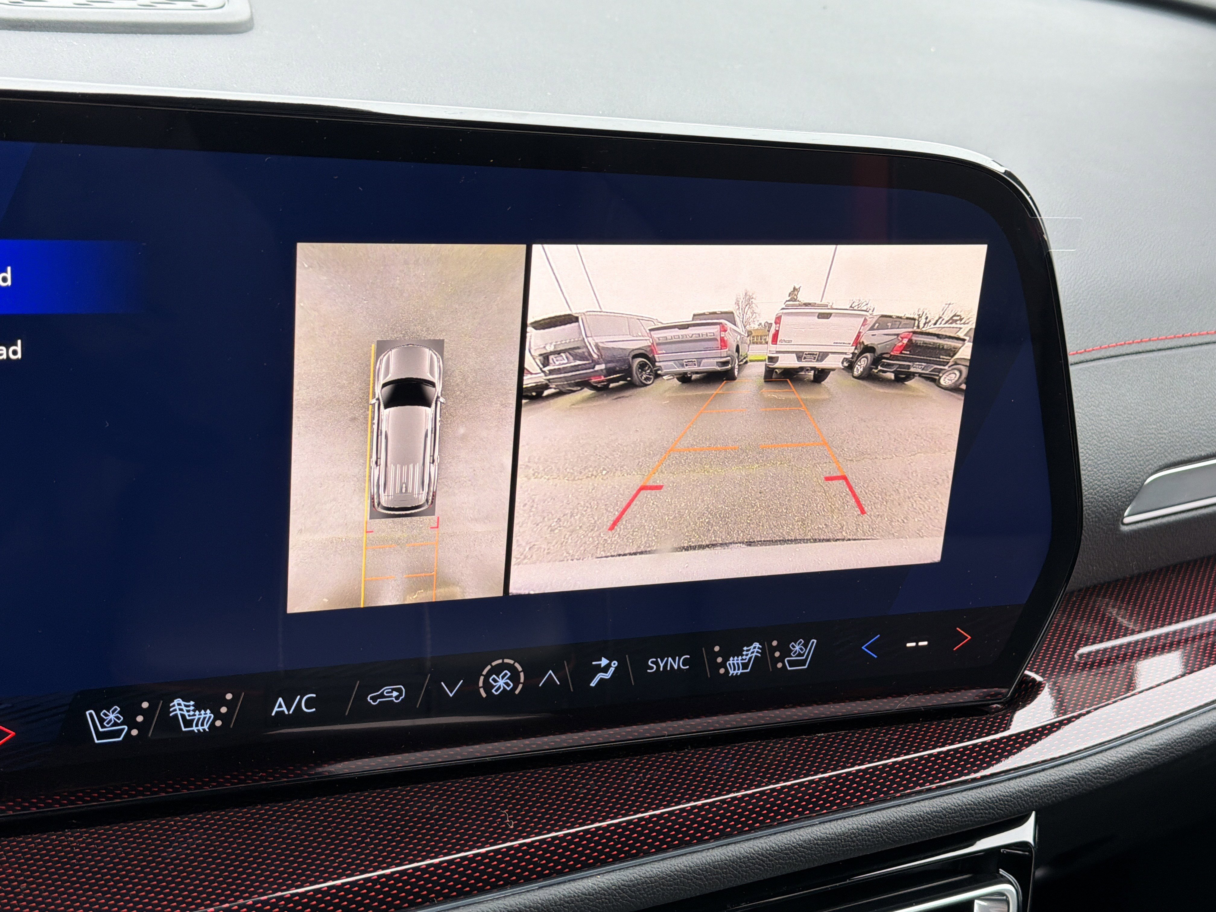 New 2026 Chevrolet Traverse RS image 21