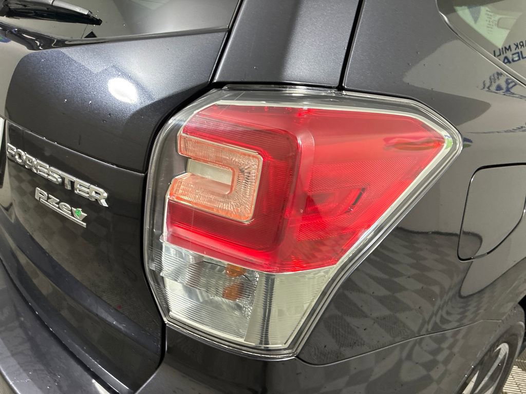 Used 2018 Subaru Forester 2.5i Premium w/ All-Weather Package image 33