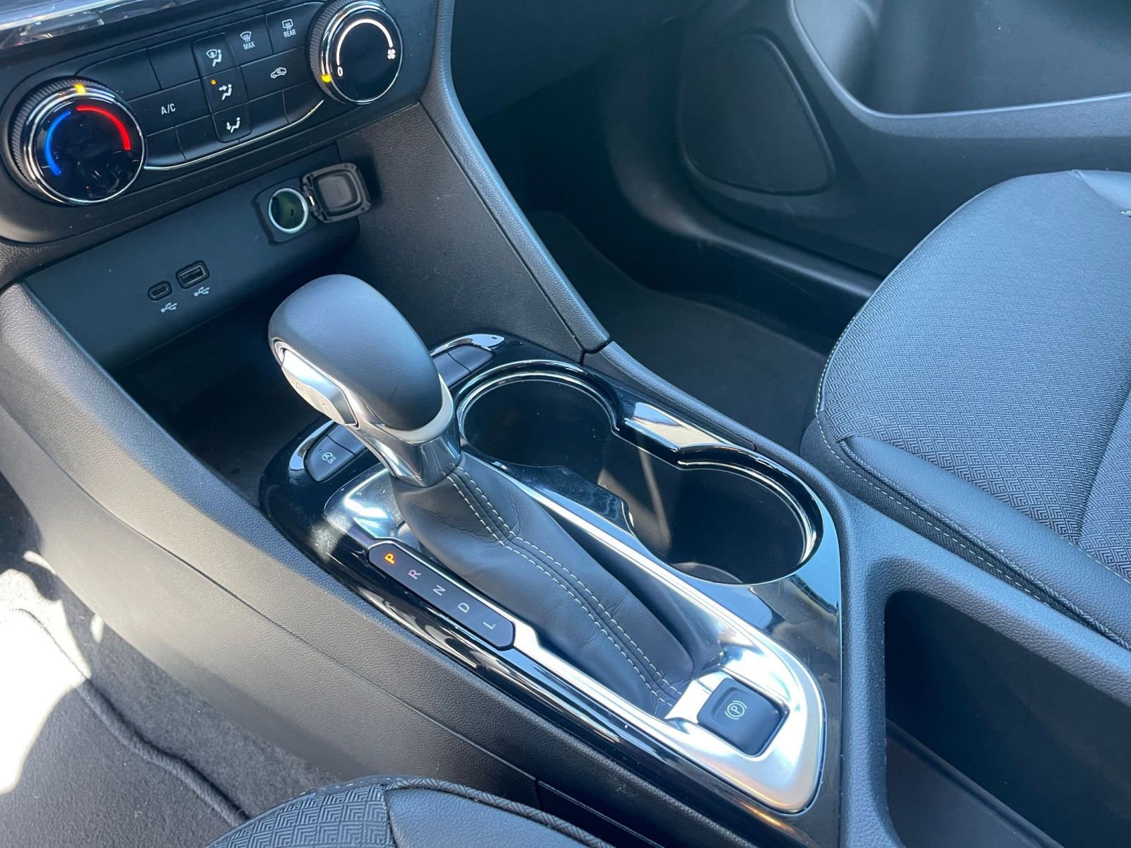 Used 2025 Buick Encore GX Preferred image 41