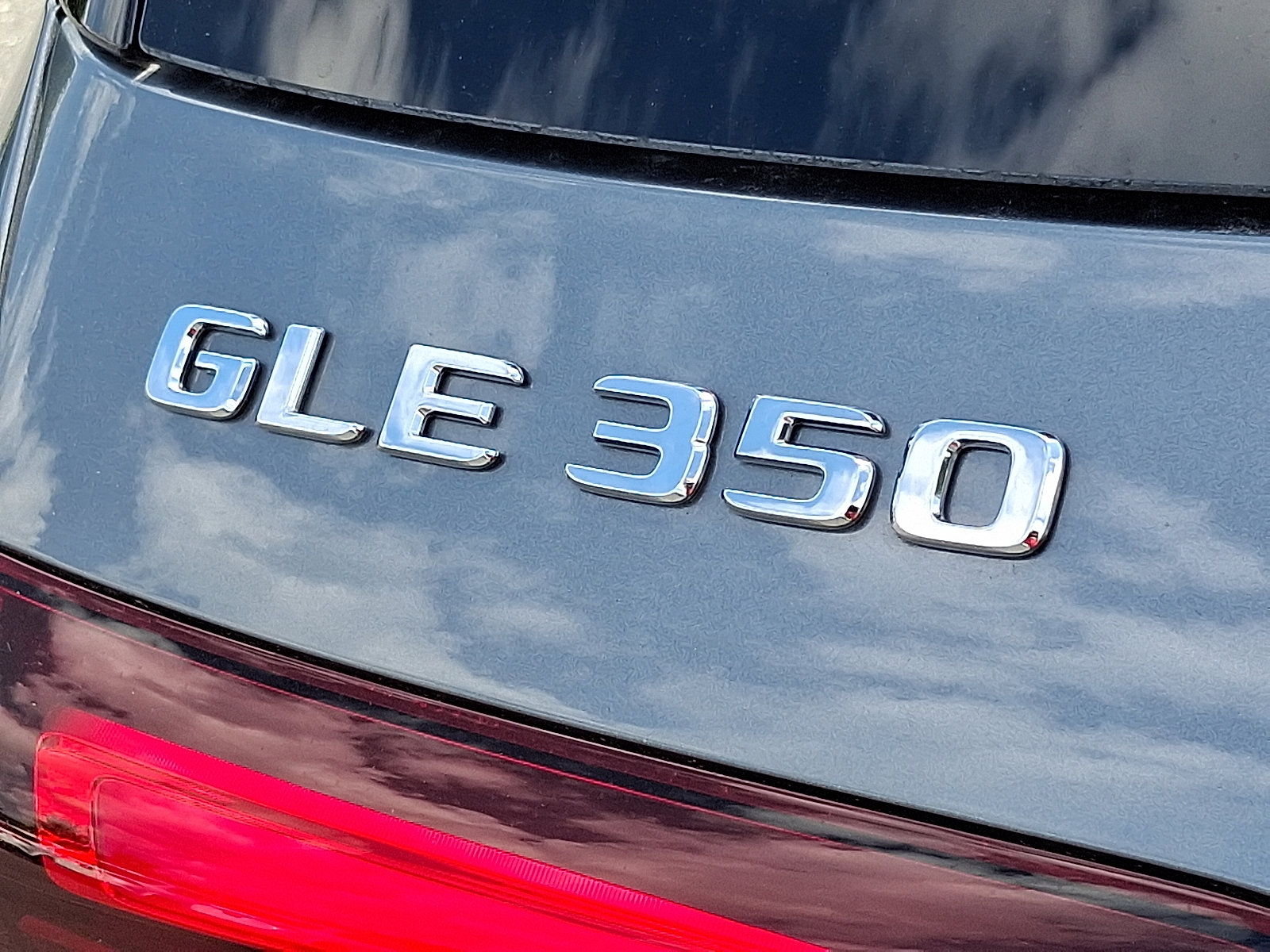 Used 2025 Mercedes-Benz GLE 350 4MATIC image 32