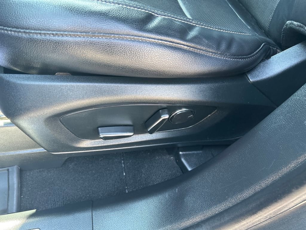 Used 2020 Ford Explorer Limited w/ Class III Trailer Tow Package image 32