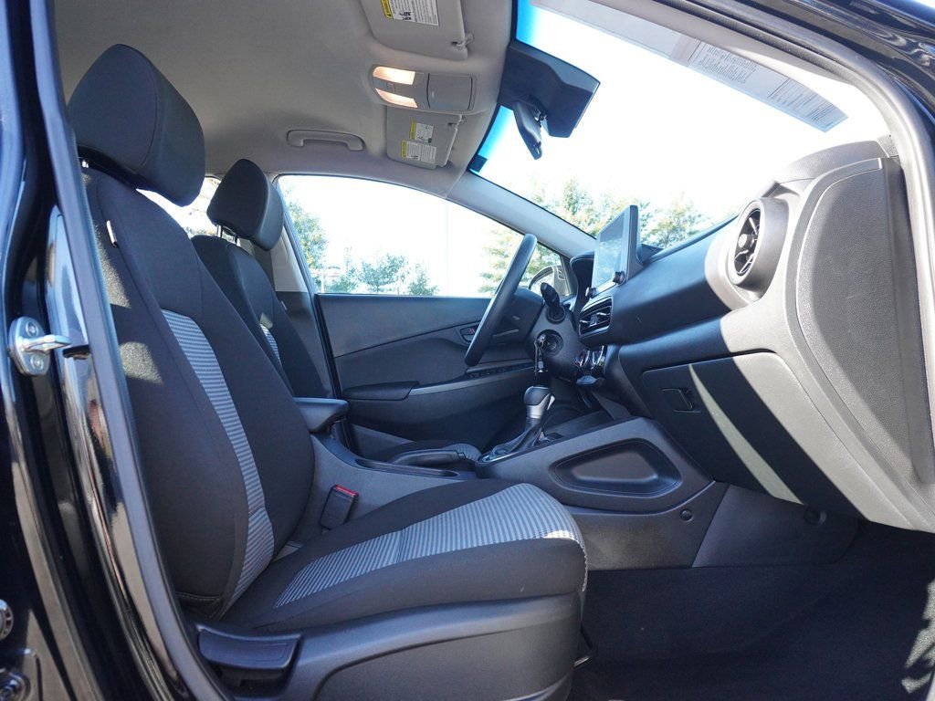 Used 2023 Hyundai Kona SE w/ Cargo Package image 27