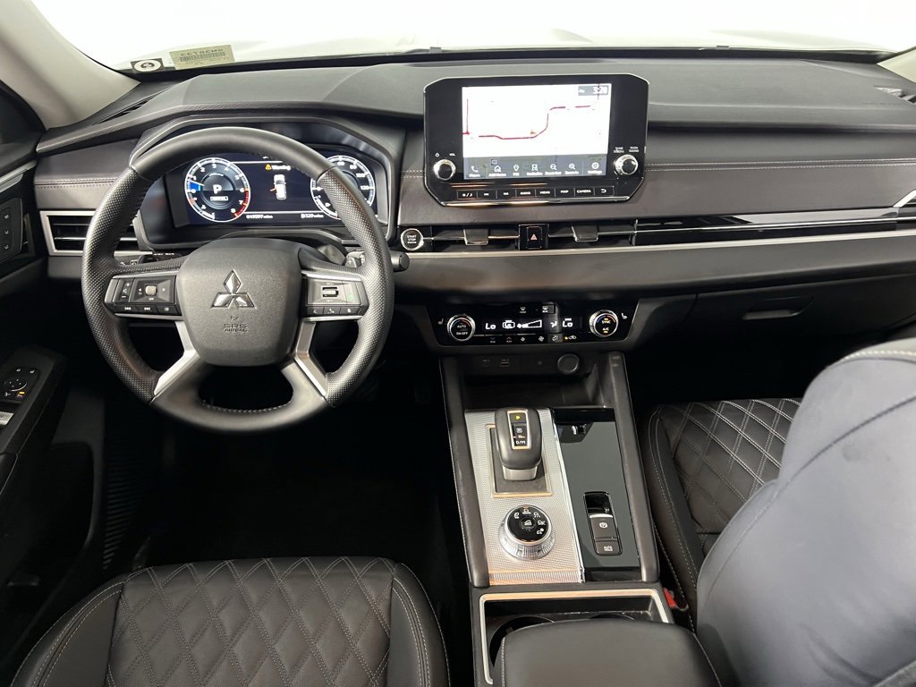 Used 2024 Mitsubishi Outlander SEL image 13