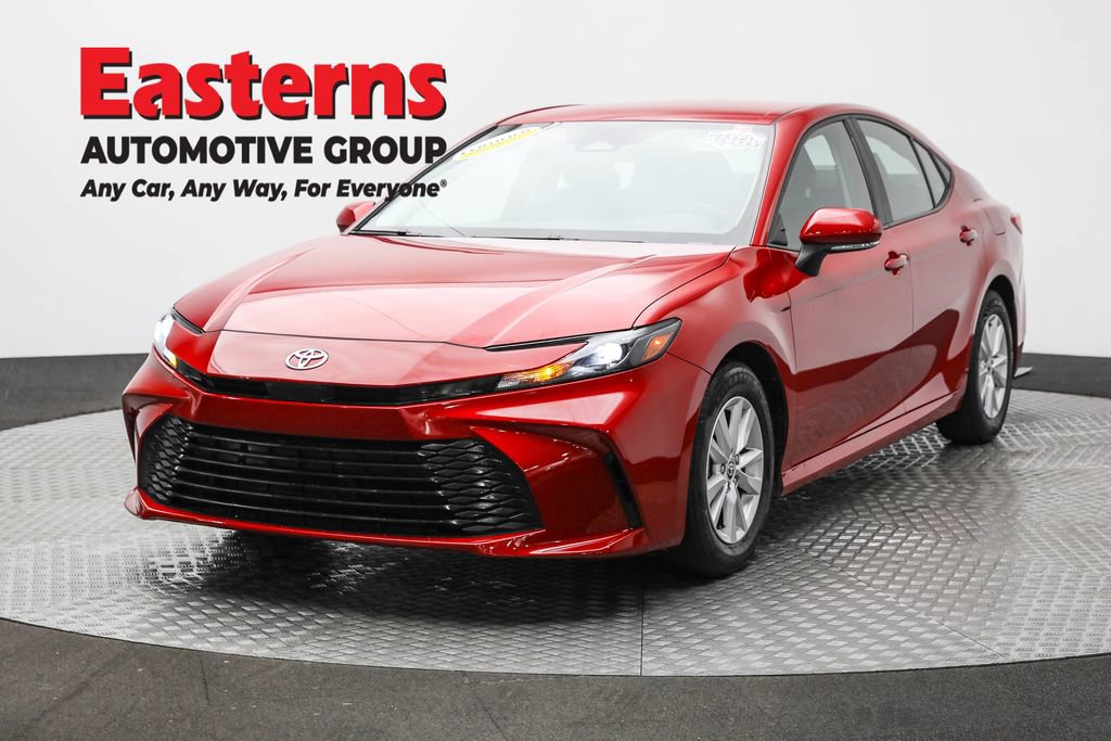 Used 2025 Toyota Camry LE image 1