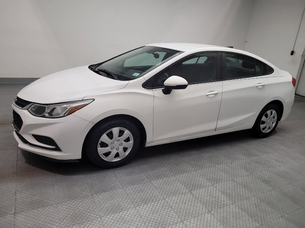 Used 2018 Chevrolet Cruze LS FWD image 2