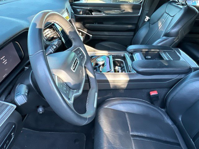 Used 2022 Jeep Wagoneer Series II AWD/4WD image 13
