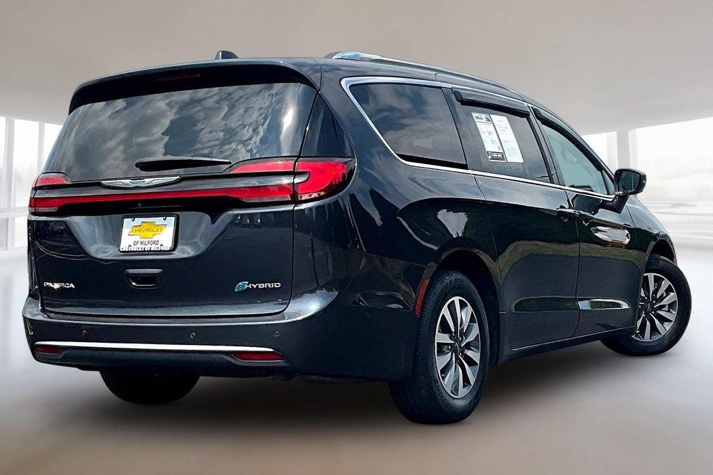 Used 2021 Chrysler Pacifica Touring-L FWD image 6