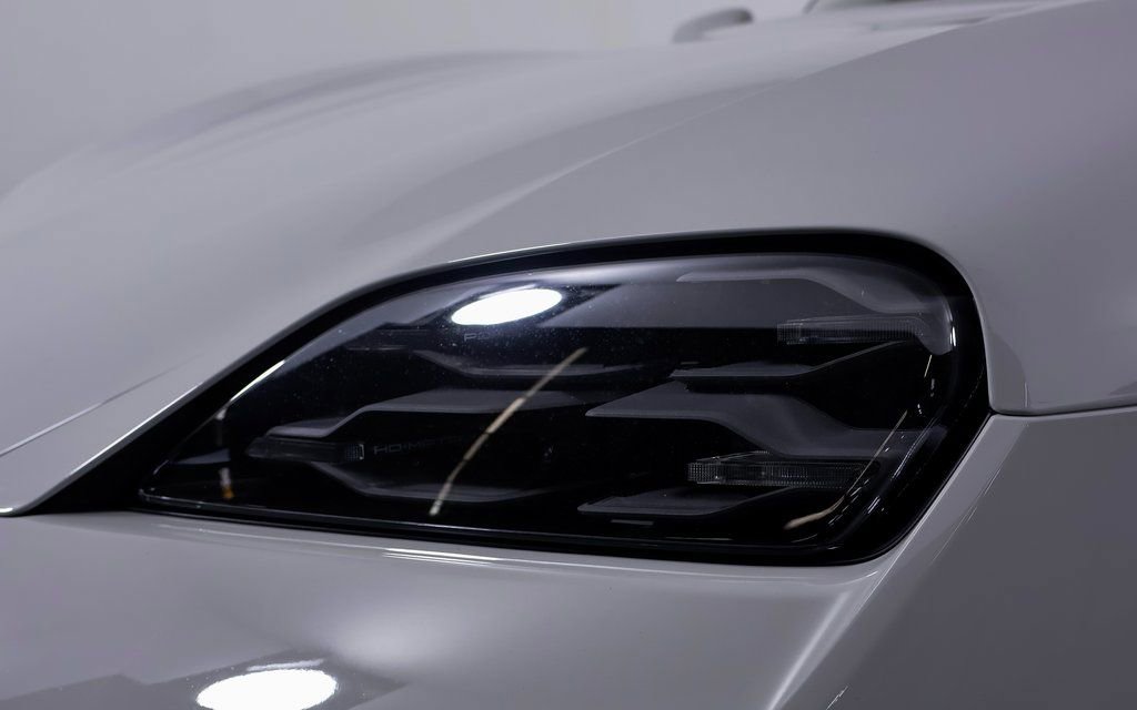 New 2025 Porsche Taycan 4S image 13