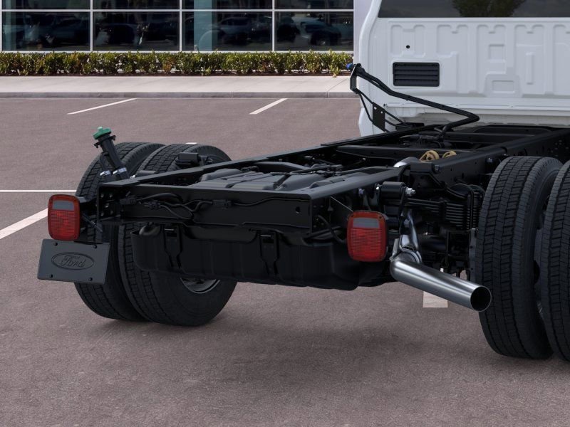 New 2026 Ford F450 XL w/ XL Chrome Package RWD image 34